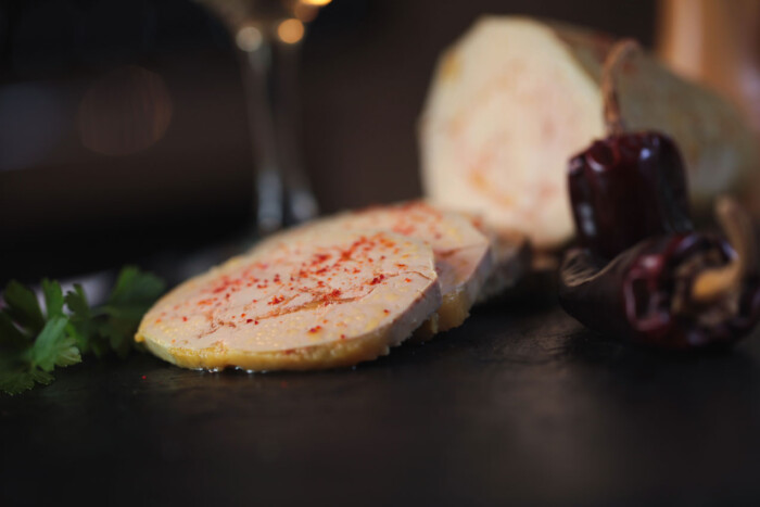 FOIE GRAS ENTIER MI CUIT AU PIMENT D'ESPELETTE AOP